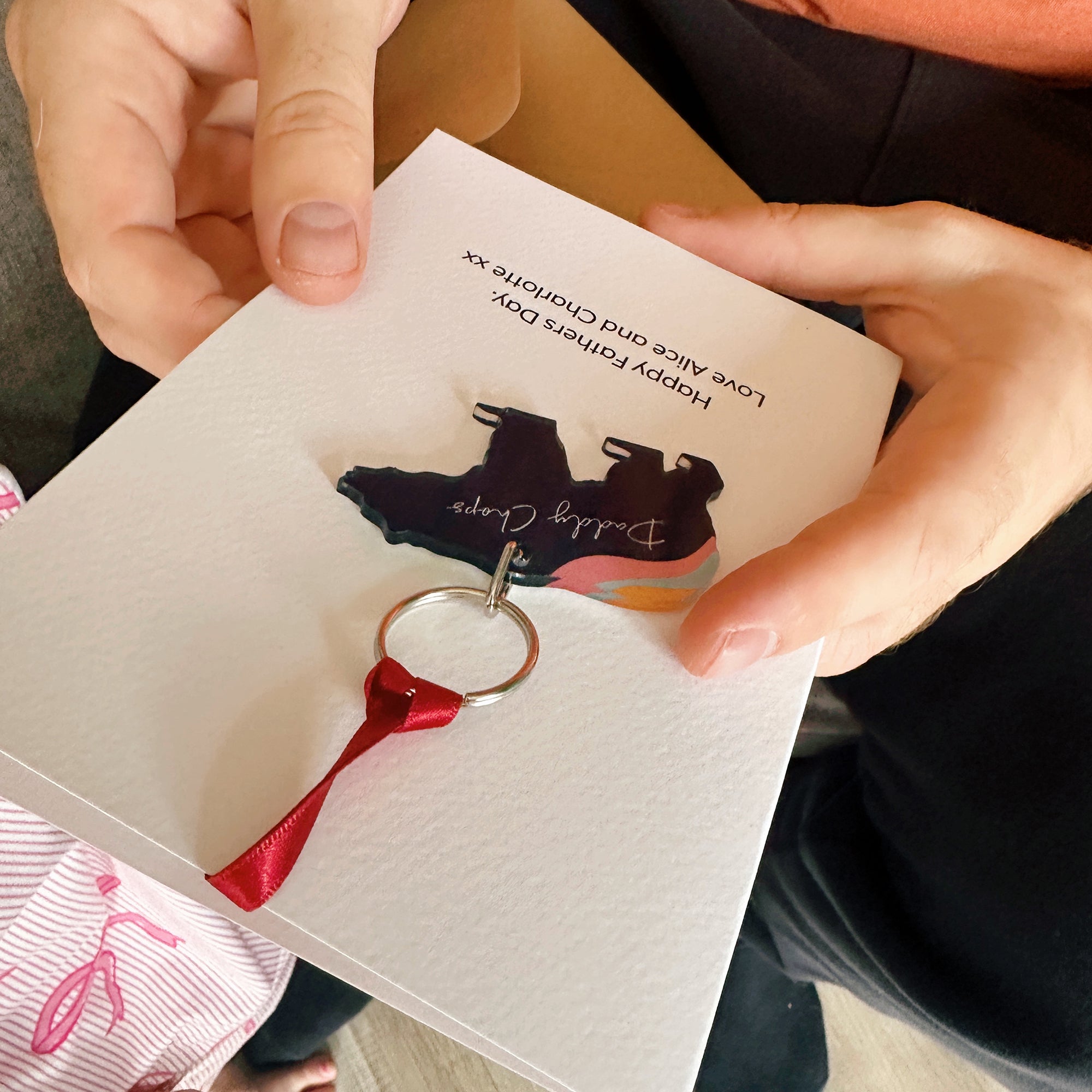 Personalised bear keyring gift for Father’s Day, displayed on custom printed card with message from child to dad.