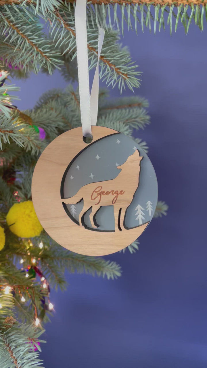 A video showing the decoration from different angles. 