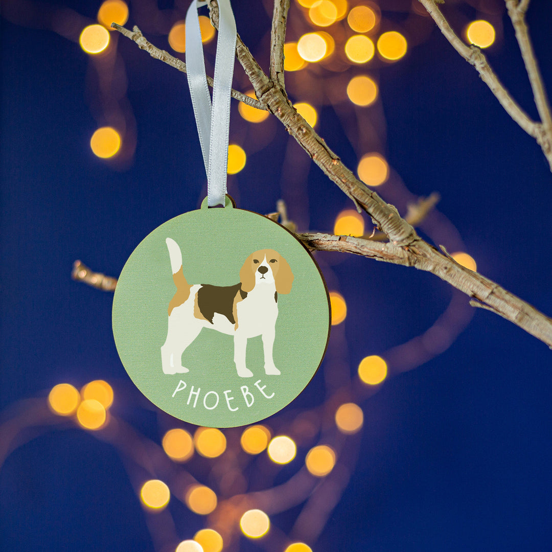 Wooden Beagle breed bauble for Christmas tree, engraved with dog’s name.